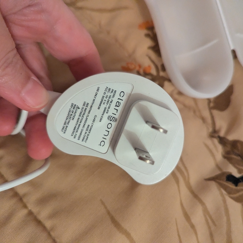 Clarisonic Face Brush Charger And Holder